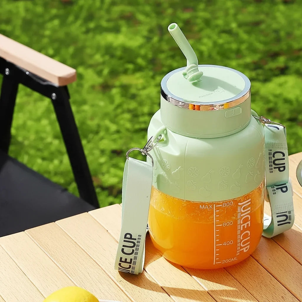 On-the-Go Smoothie Maker – Fast and Portable Blending