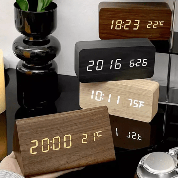 EchoWood – Smart Voice-Activated Wooden Timepiece