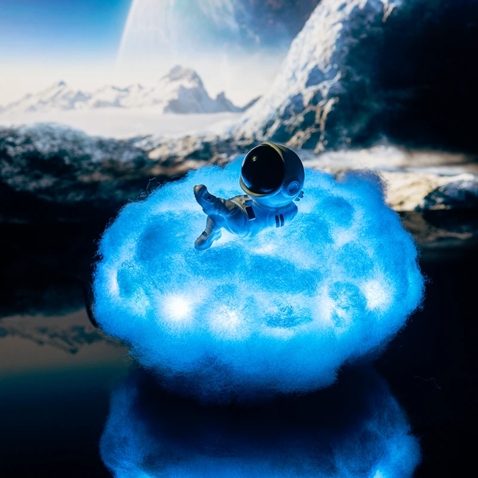 Cloud-Shaped Lamp Inspired by Astronauts