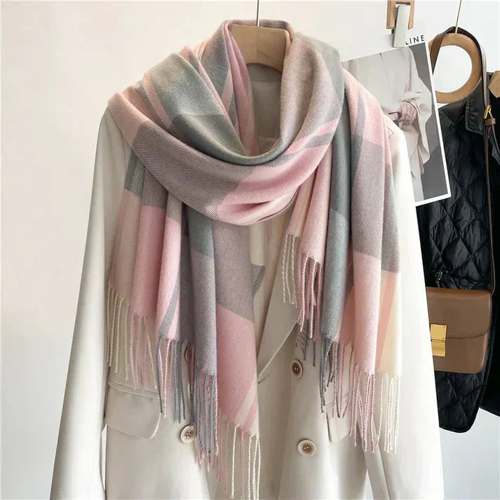 Chic Cashmere Scarf – Cozy, Stylish & Versatile Accessory