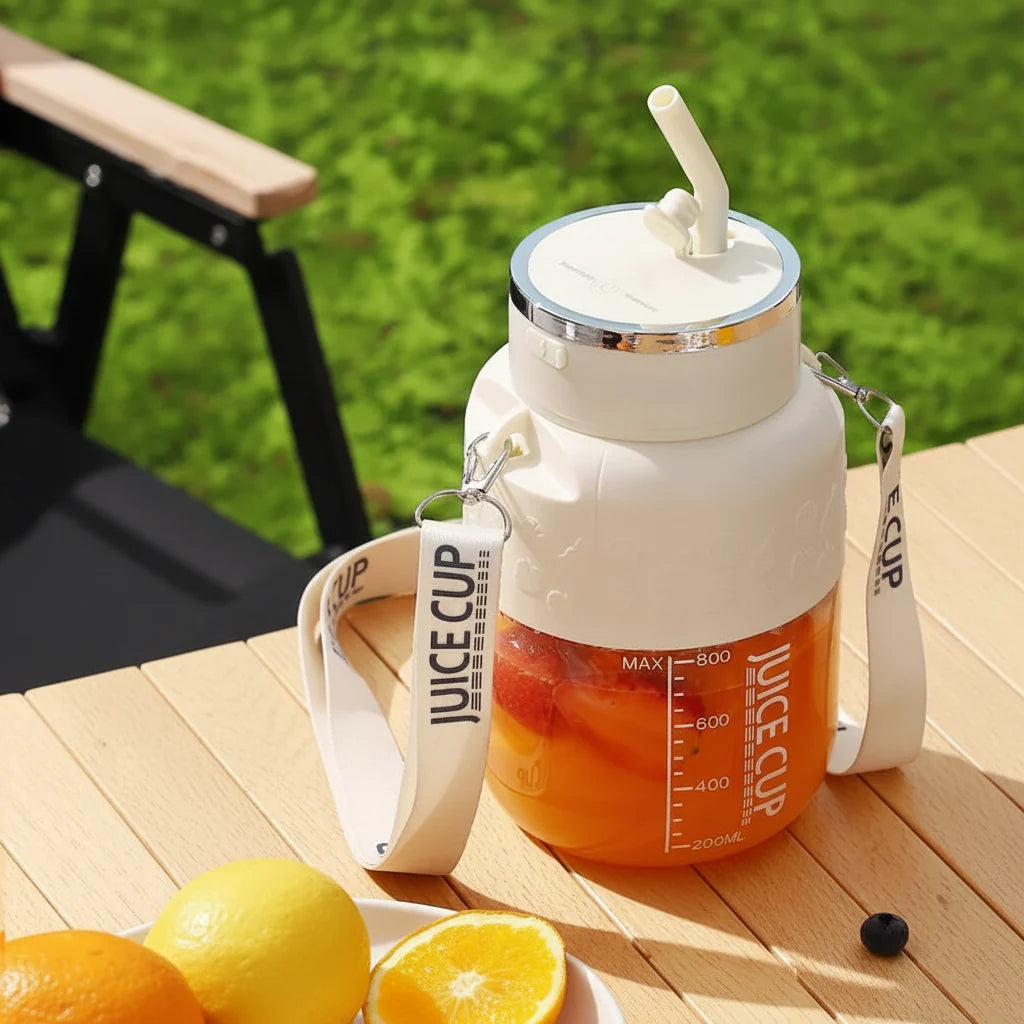 On-the-Go Smoothie Maker – Fast and Portable Blending