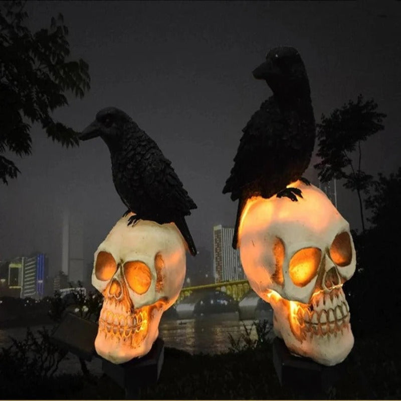 Solar-Powered Spooky Skull Bird Light for Outdoor Decor