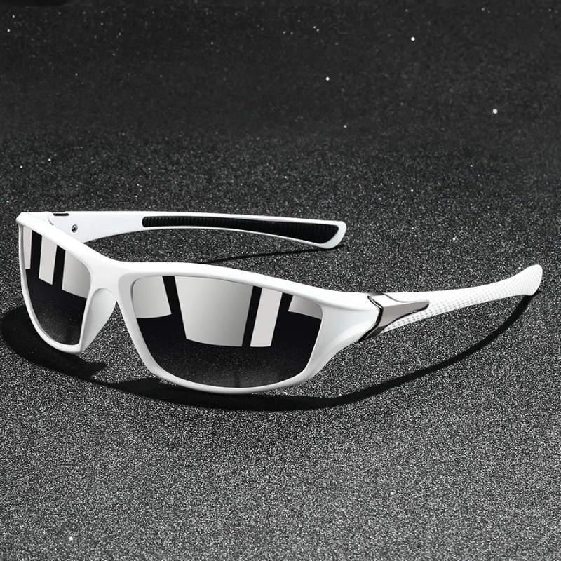 Chic UV400 Sunglasses with Lightweight Metal Frame for Every Adventure