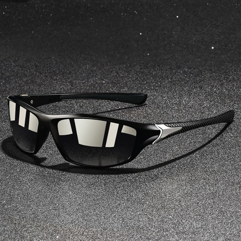 Chic UV400 Sunglasses with Lightweight Metal Frame for Every Adventure