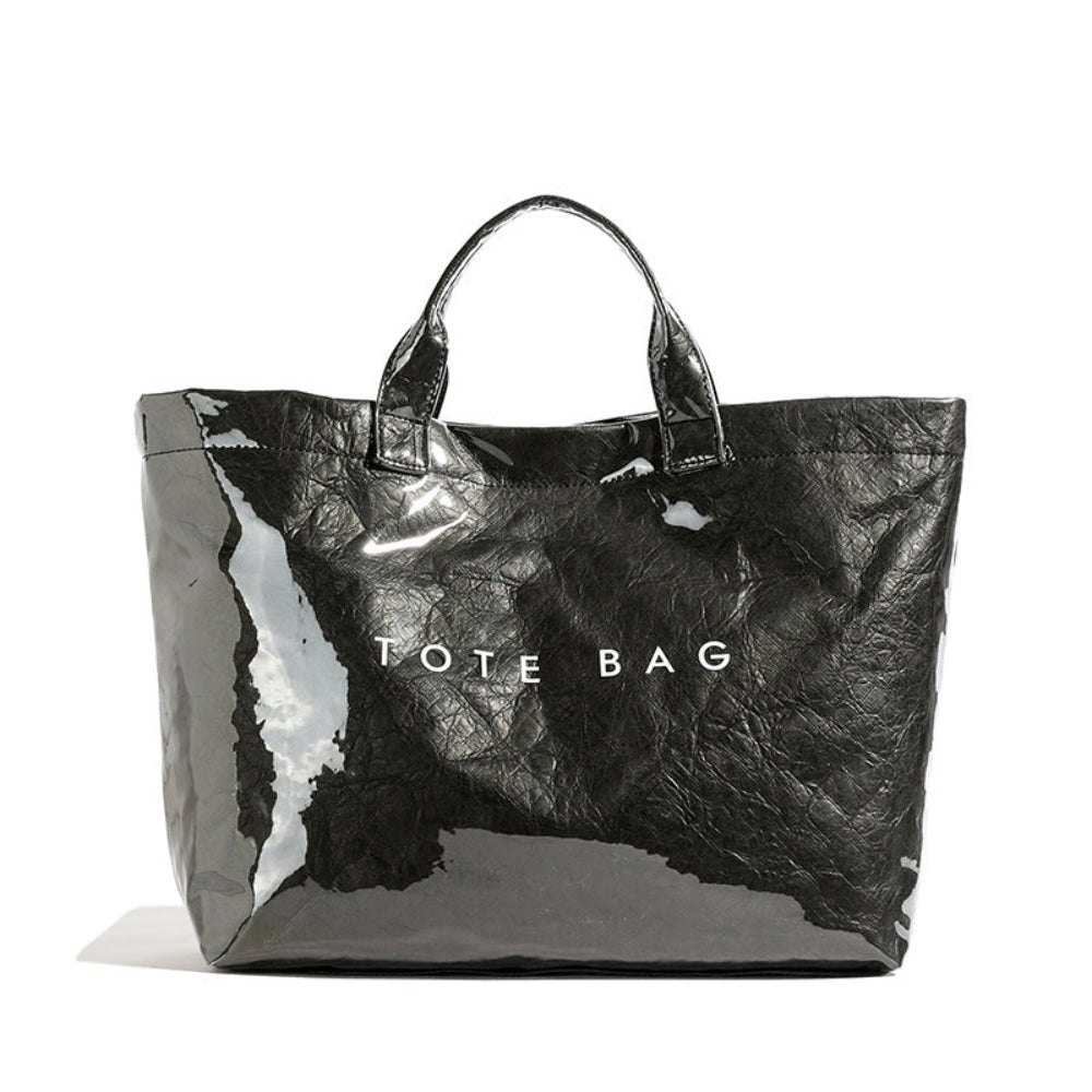 Chic Everyday Tote Bag with Ample Space for All Your Essentials
