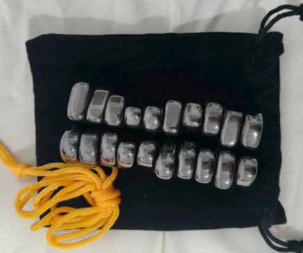 Portable Magnetic Chess Set | Ideal for Travel and Fun