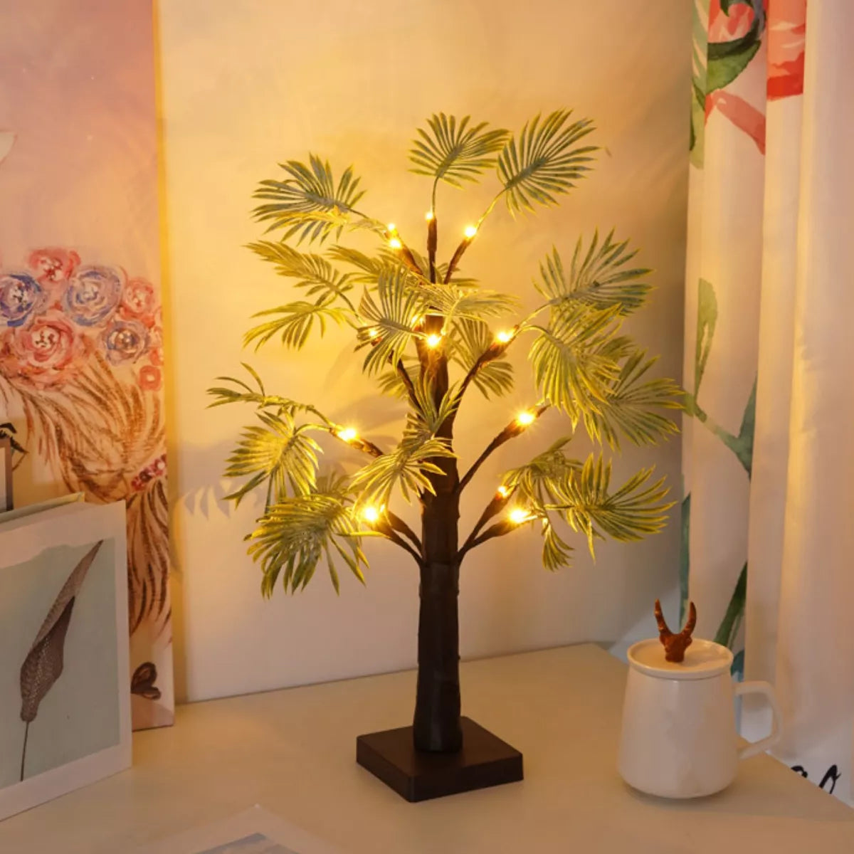 Night Light with Tropical Design - Palm Tree Theme