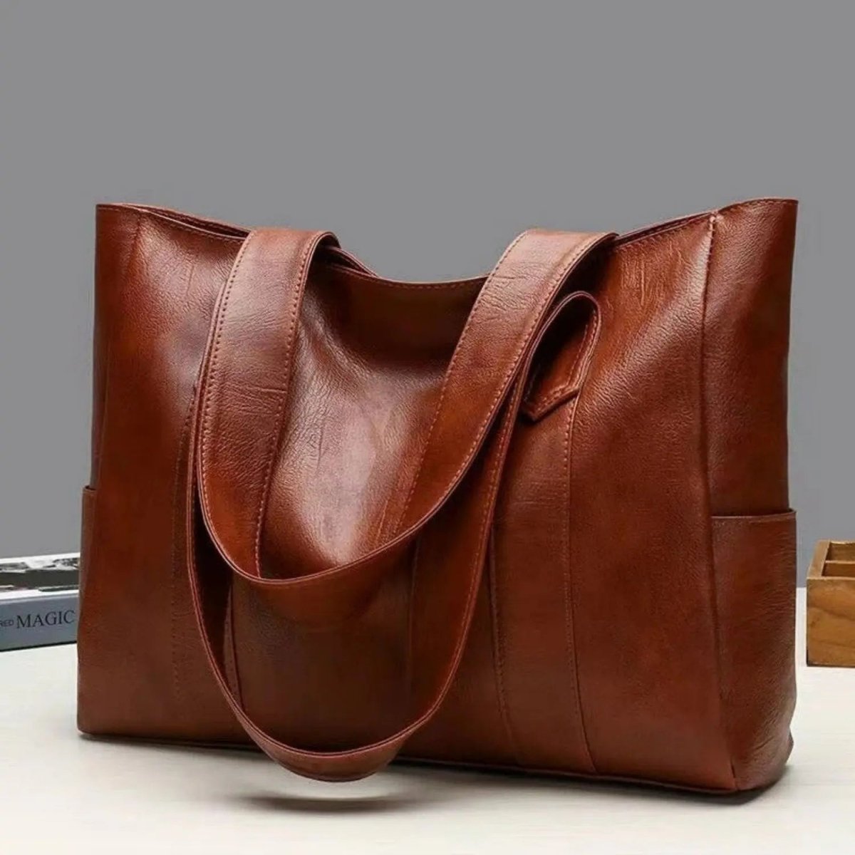 Vintage Charm Leather Crossbody Bag – Stylish & Functional