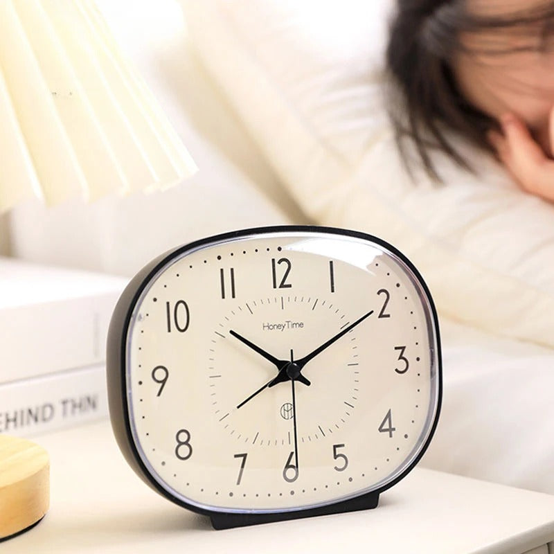 Classic Silent Battery-Operated Desk Clock