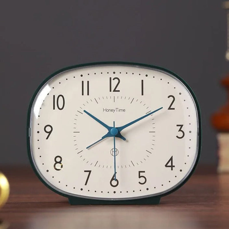 Classic Silent Battery-Operated Desk Clock
