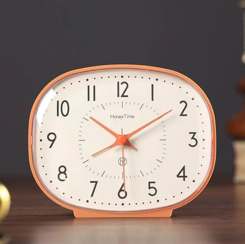 Classic Silent Battery-Operated Desk Clock
