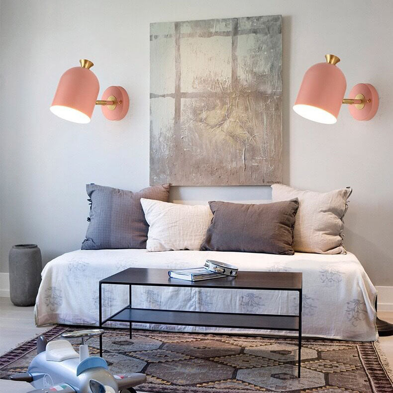 Sleek Single-Light Wall Fixture for Modern Spaces