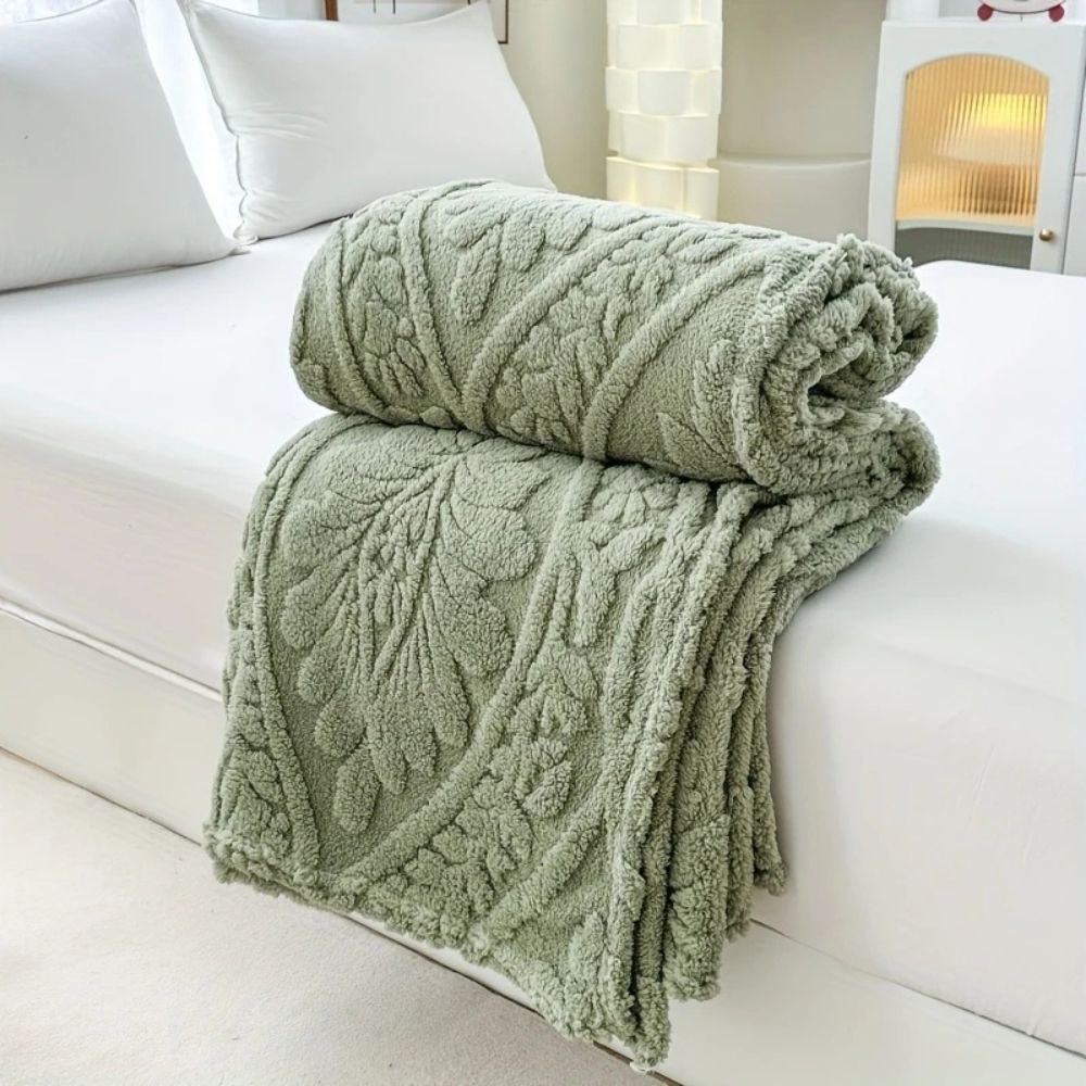 Chic Geometric Microfiber Throw Blanket for Cozy Spaces