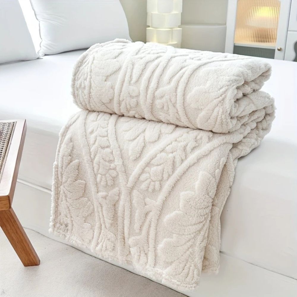 Chic Geometric Microfiber Throw Blanket for Cozy Spaces