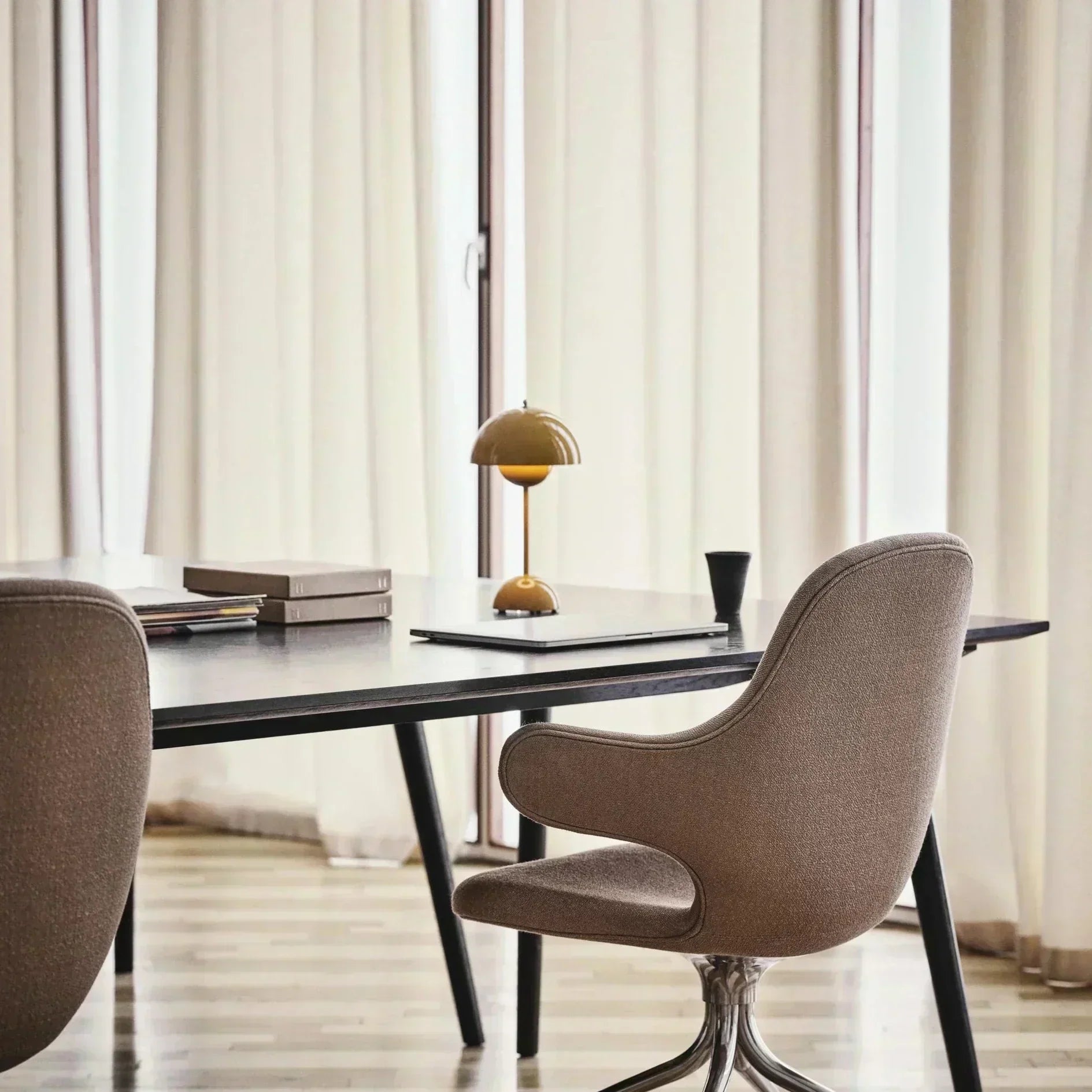 Stylish Table Lamps for Modern Interiors - Elegant Lighting