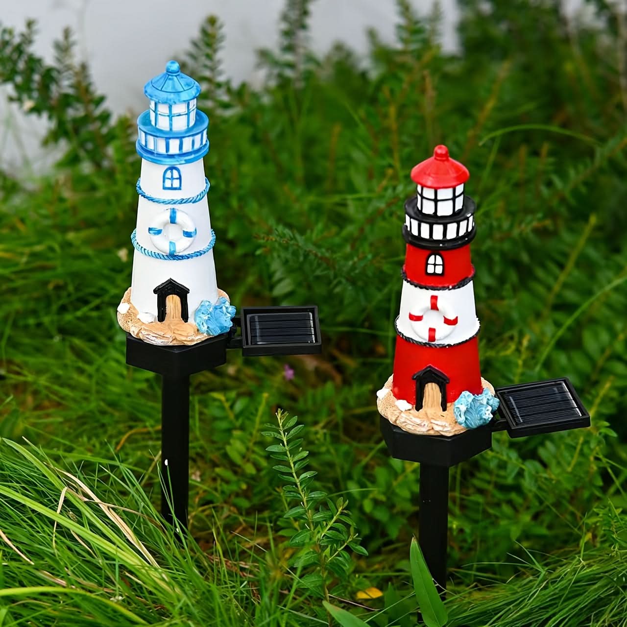 Coastal Charm – Solar Garden Lighthouse Lamp