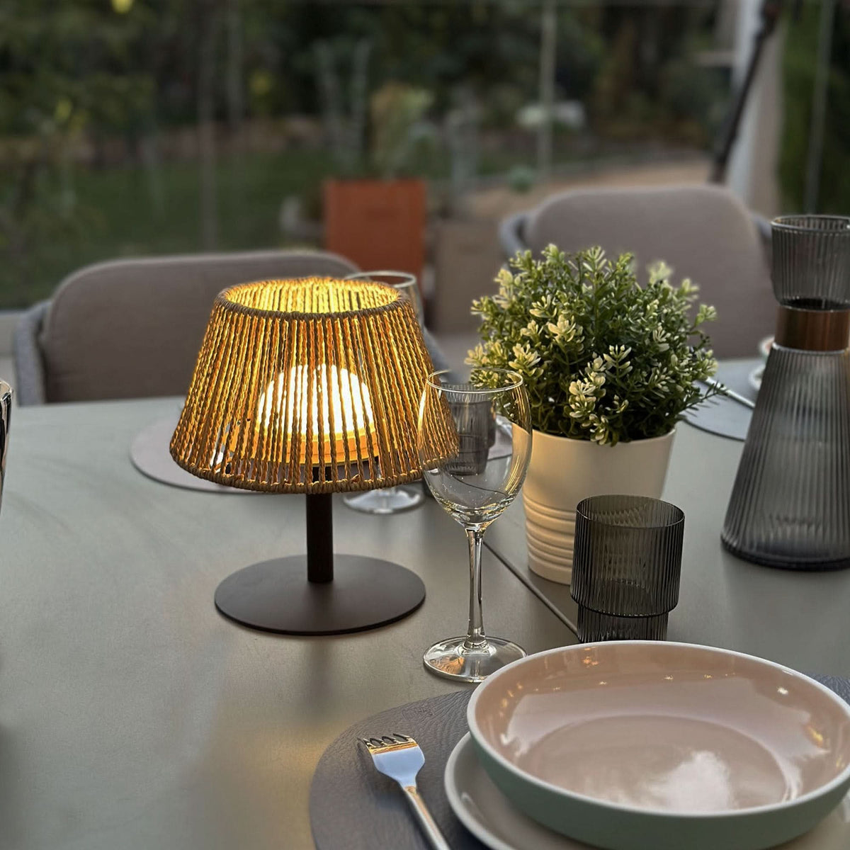 LumiGlow – Versatile LED Table Lamp for Cozy Environments