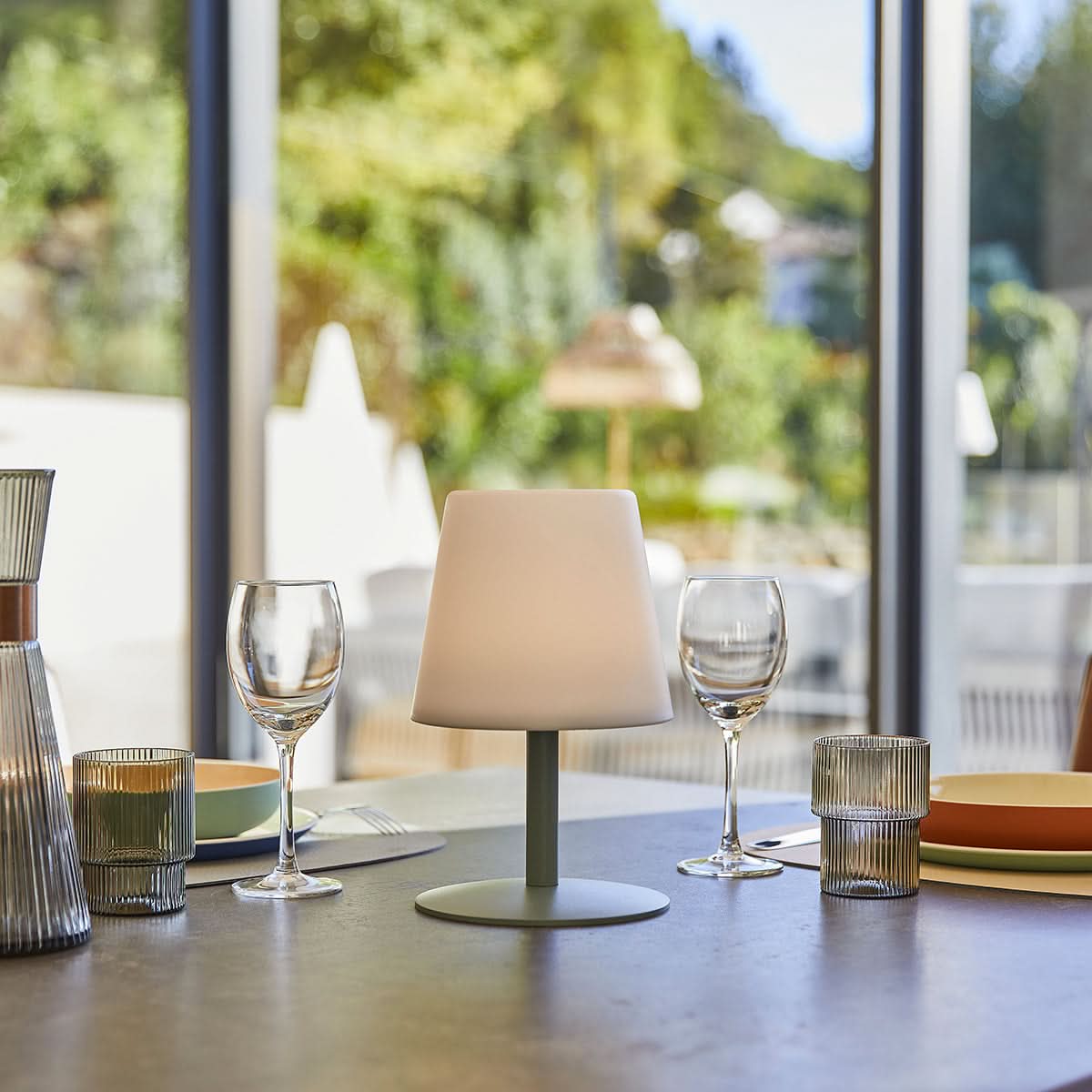 LumiGlow – Versatile LED Table Lamp for Cozy Environments