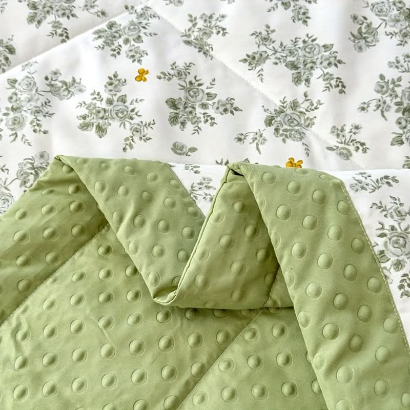 BlossomDream – Lightweight Floral Quilt for Year-Round Comfort
