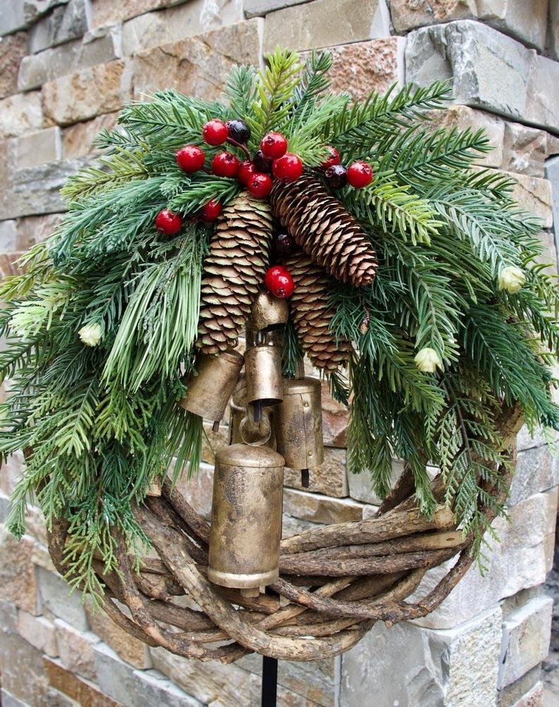 Rustic Holiday Charm Wreath for a Joyful Season