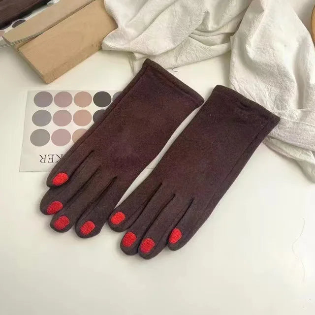 Chic Touchscreen Winter Mittens with Manicure-Inspired Design