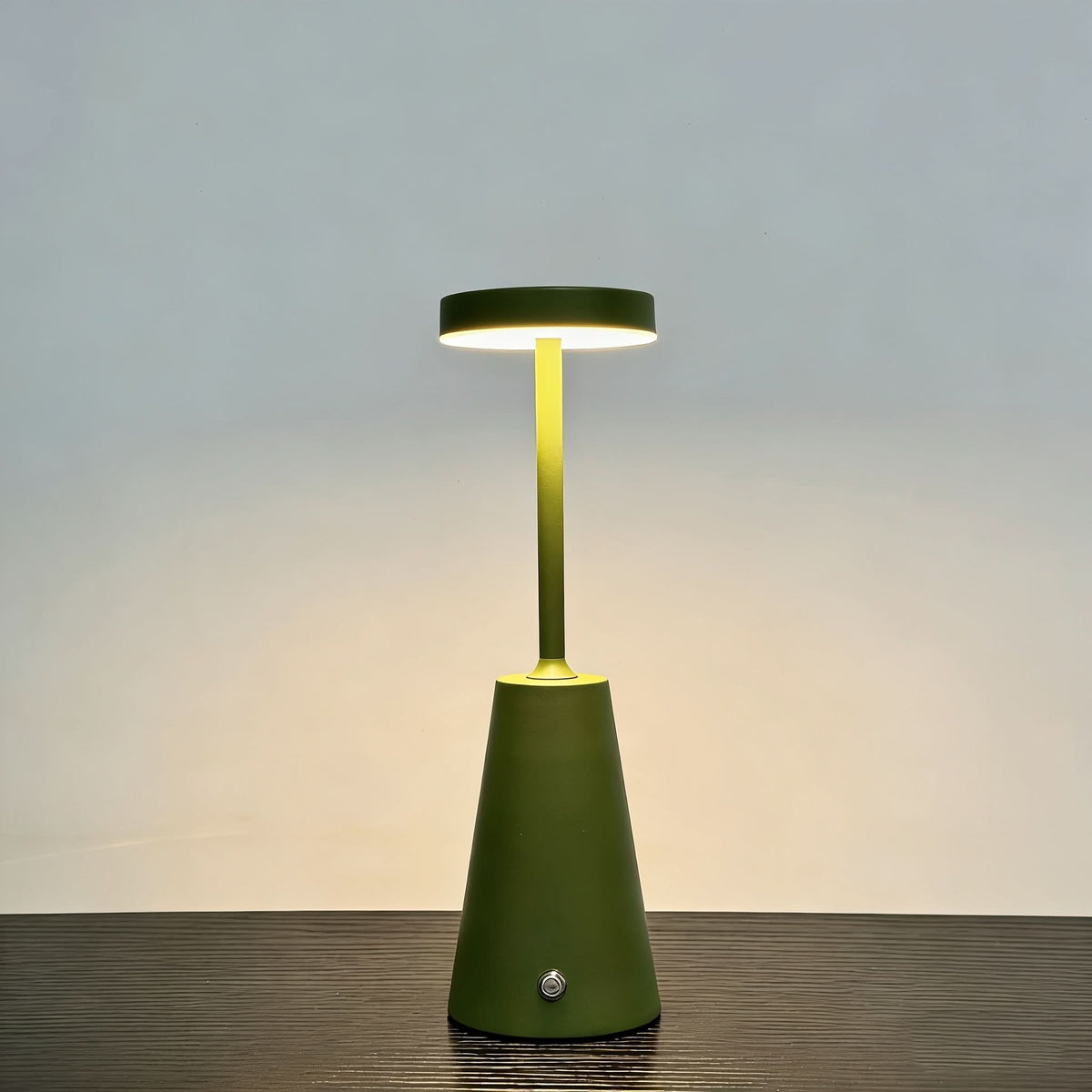 LuxeMetal – Touch-Sensitive Dimmable Table Lamp for Stylish Spaces