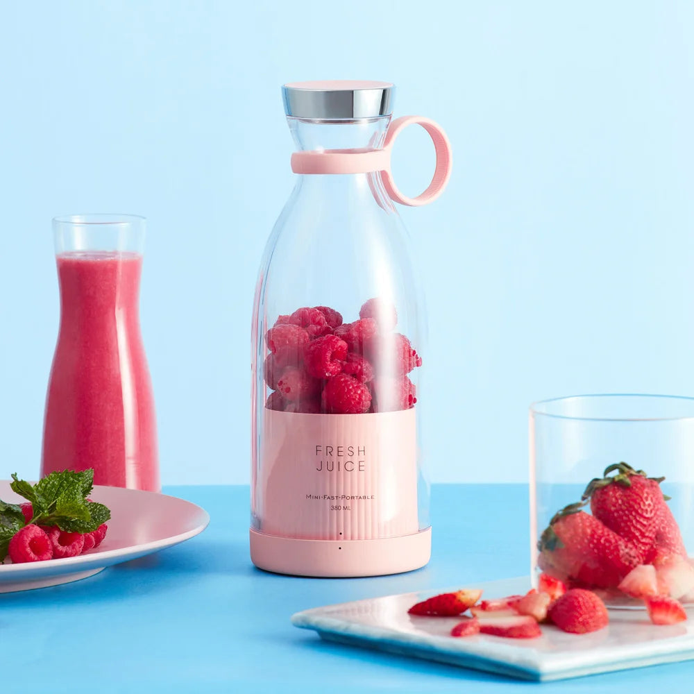 On-the-Go Smoothie Mixer 420ml – Rechargeable & Effortless Blending