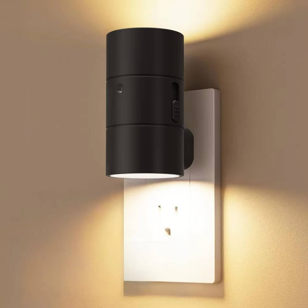 Smart Night Light Outlet with Adjustable Brightness