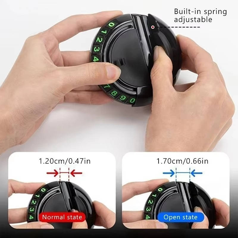 Versatile Dashboard Phone Mount for Safe Driving