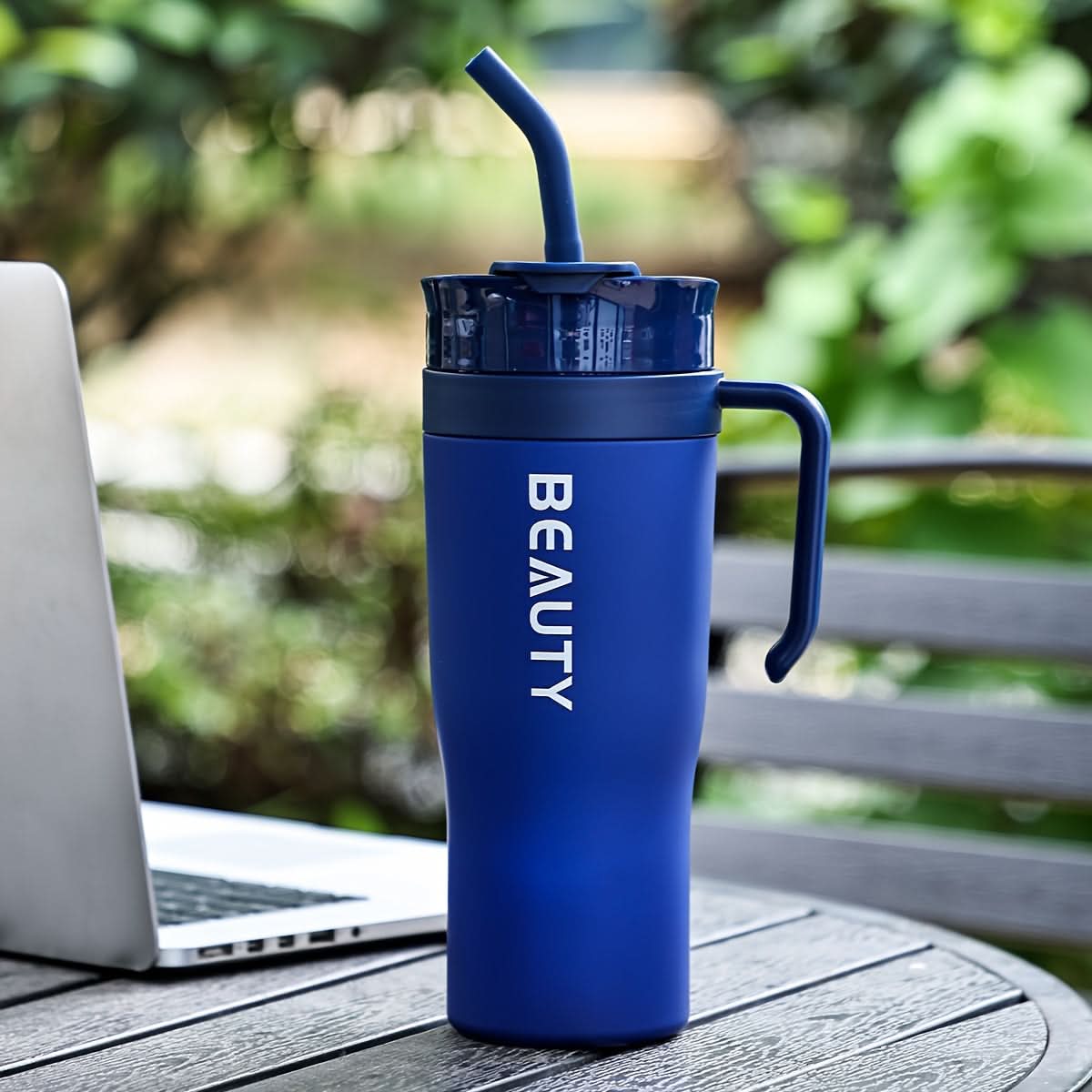 HydroMate – Extra-Large Straw Tumbler for On-the-Go Hydration