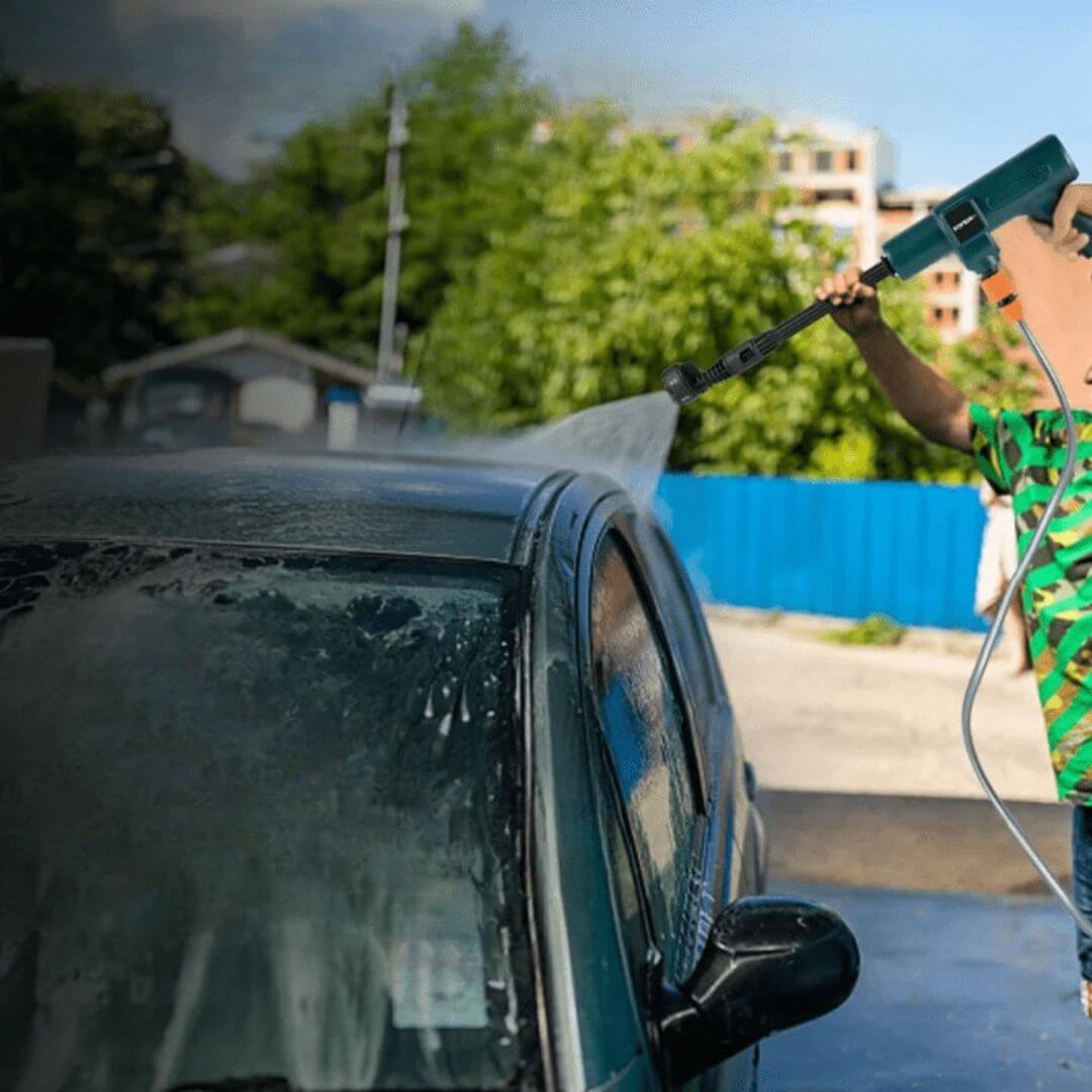 Portable High-Pressure Washer for Vehicles and Garden Use