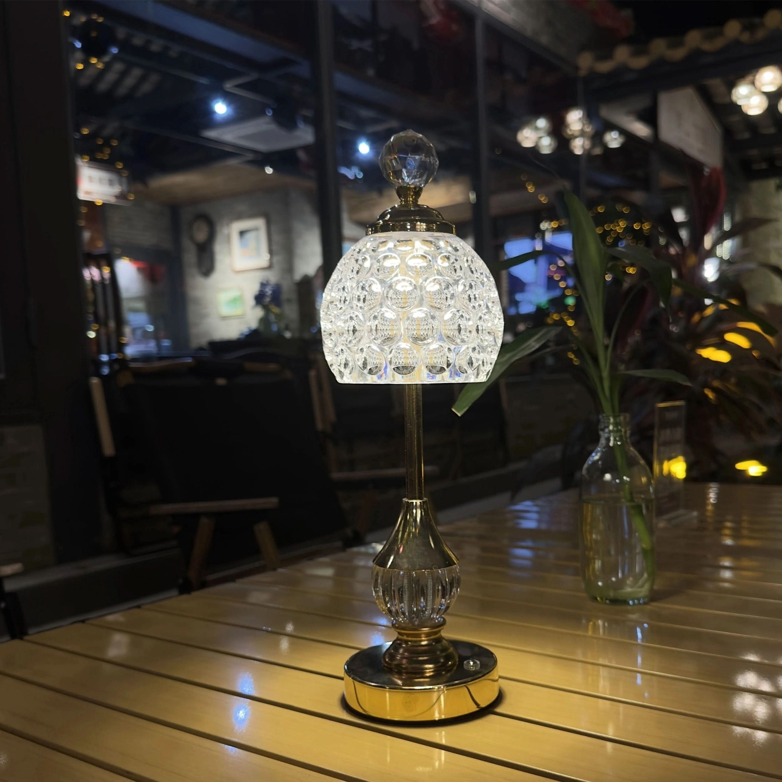 LumiTouch – Wireless Touch-Control Table Lamp