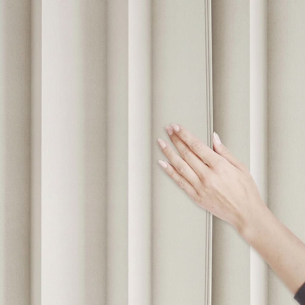 AquaGuard – Space-Saving Magnetic Shower Curtain