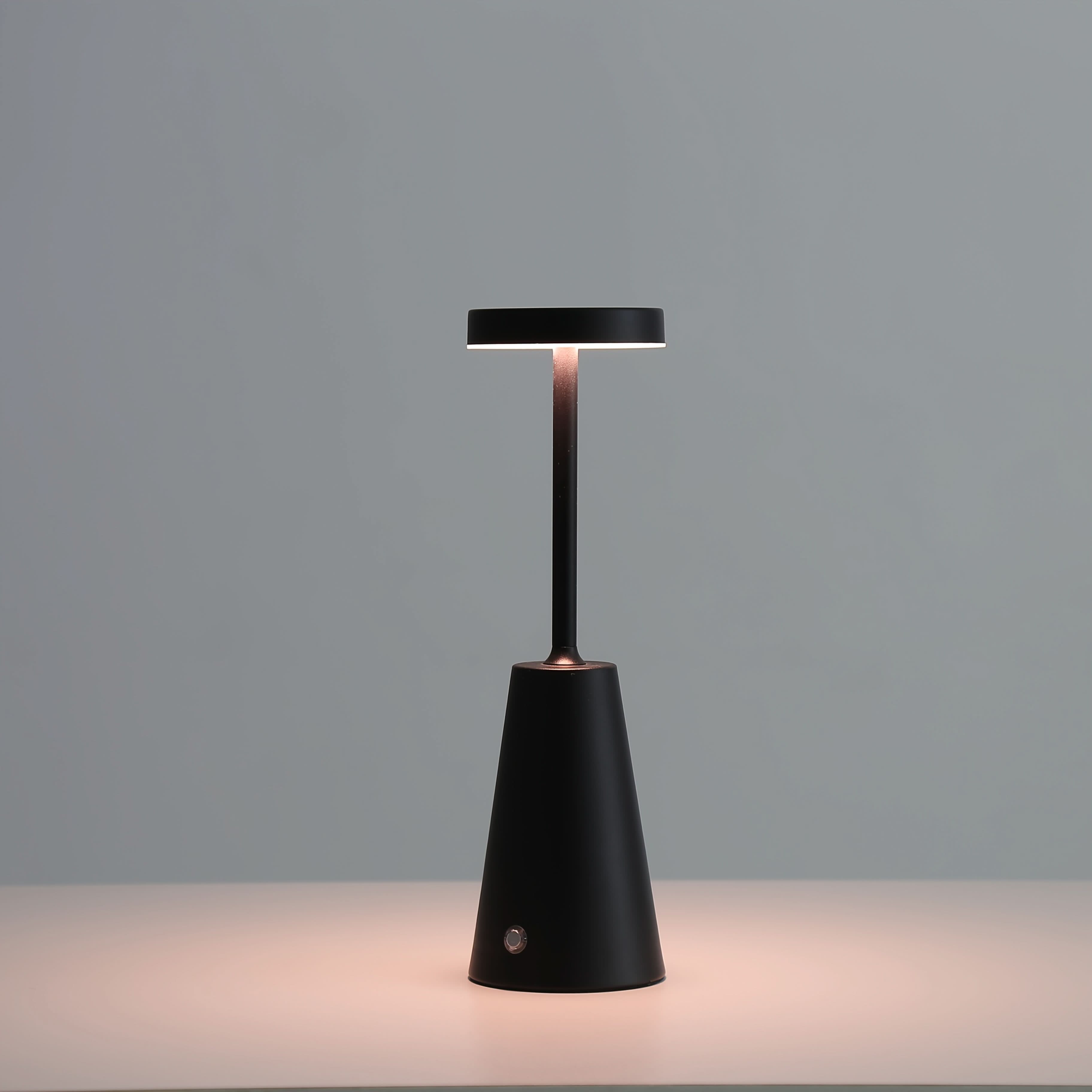 LuxeMetal – Touch-Sensitive Dimmable Table Lamp for Stylish Spaces