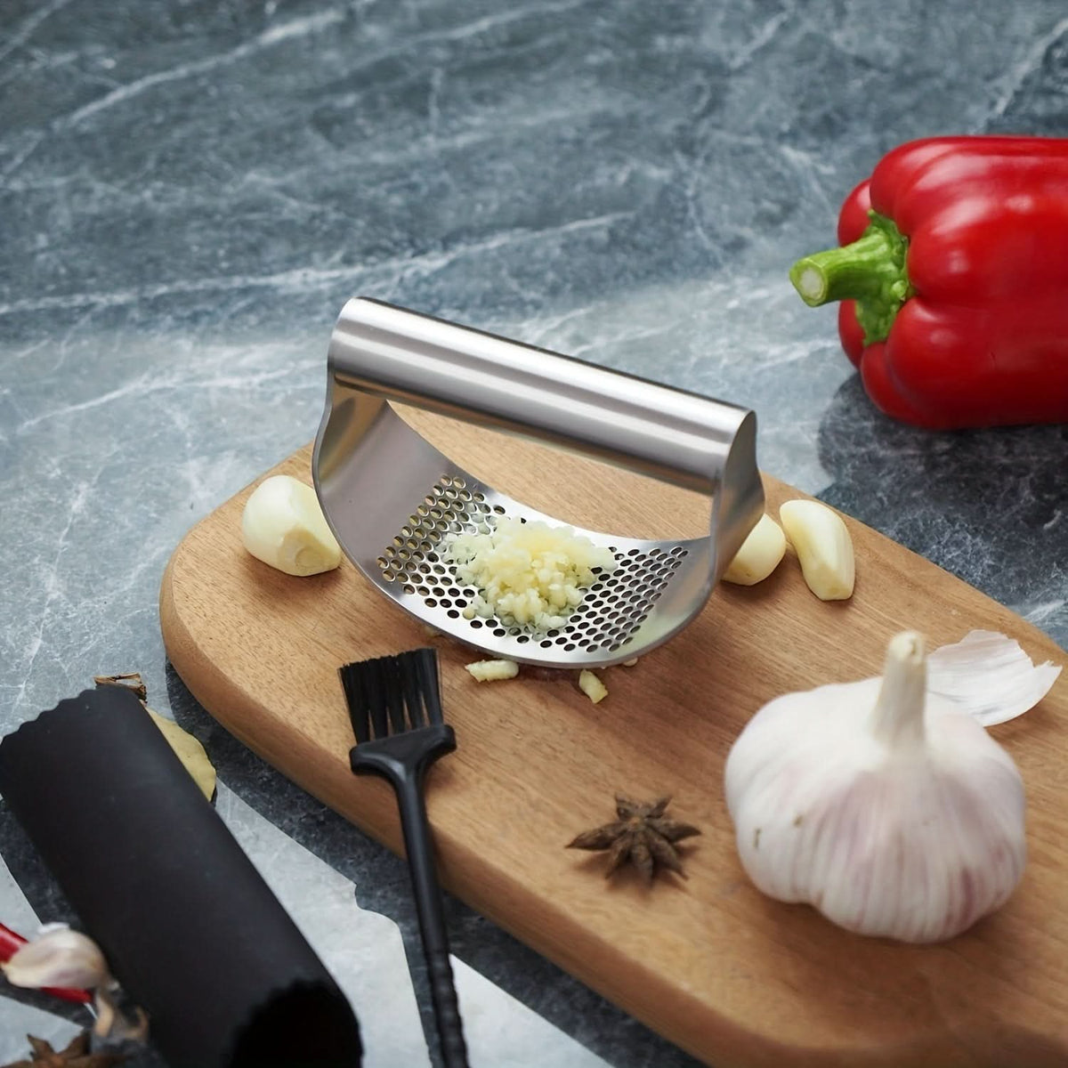 FlavorBurst – Handheld Garlic Press Tool