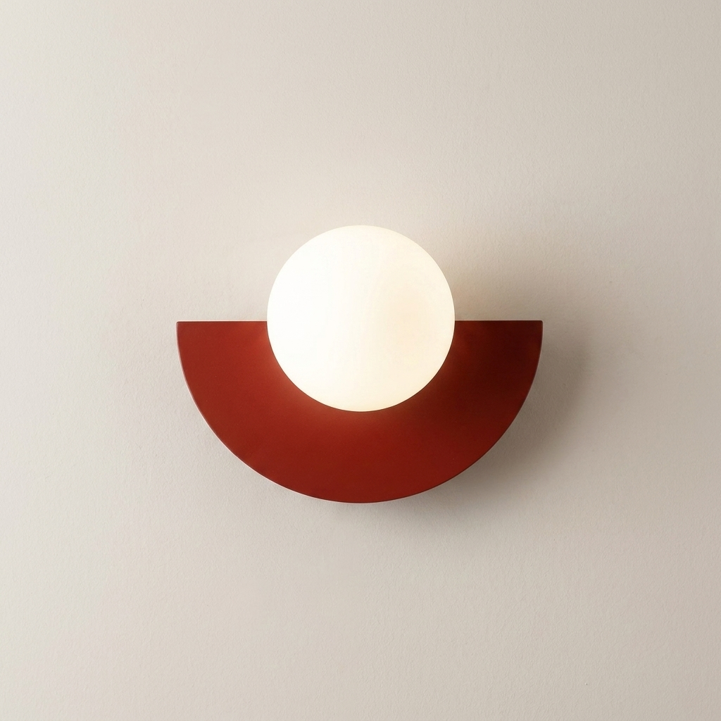 Sleek Metal Crescent LED Wall Sconce for Modern Spaces