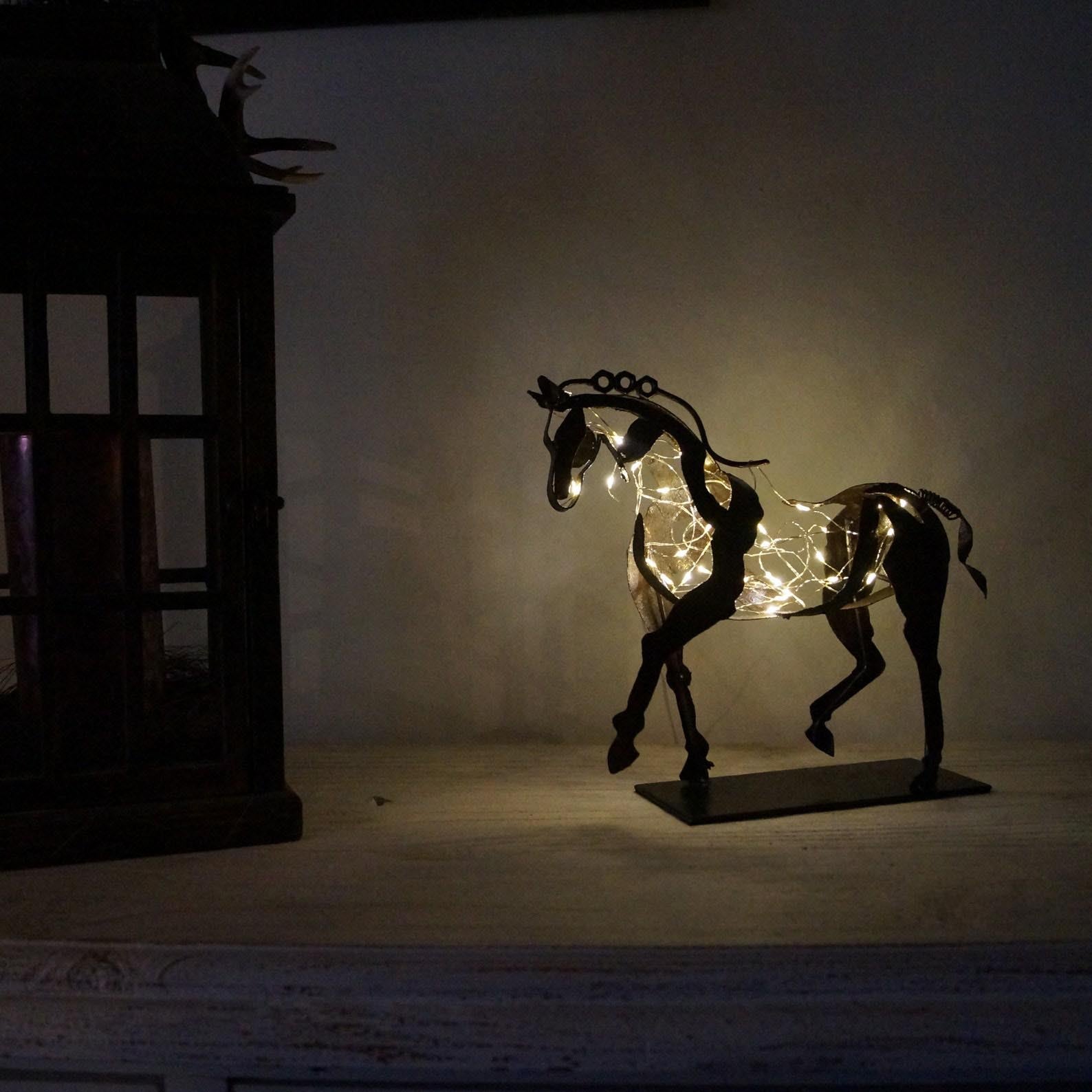 Artisan Crafted Horse Sculpture – Unique Decorative Piece