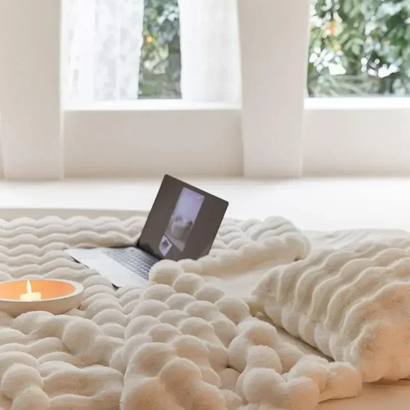 All-Season Comfort Blanket for Cozy Living