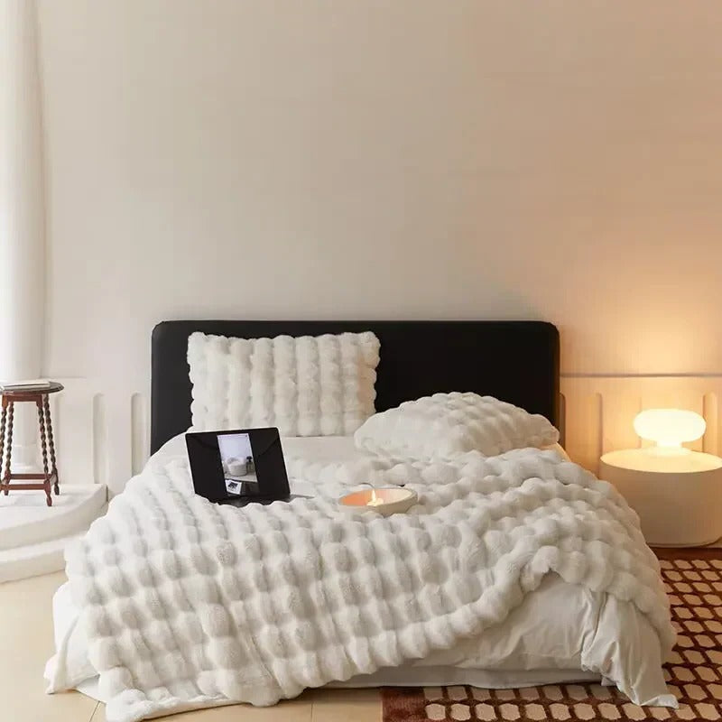All-Season Comfort Blanket for Cozy Living