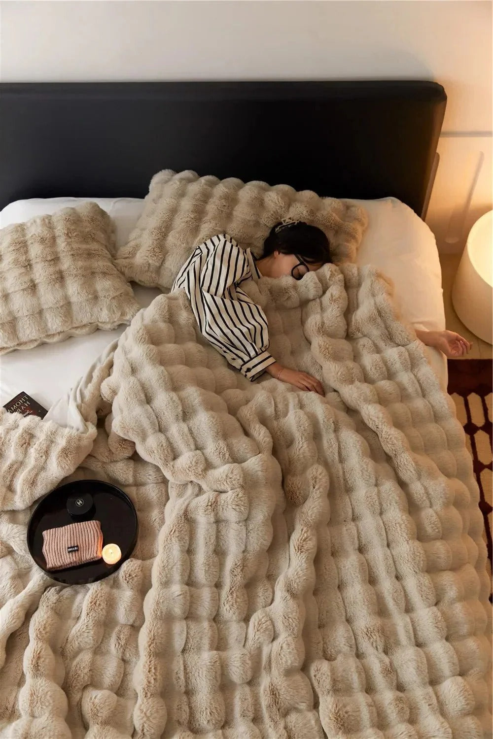 All-Season Comfort Blanket for Cozy Living
