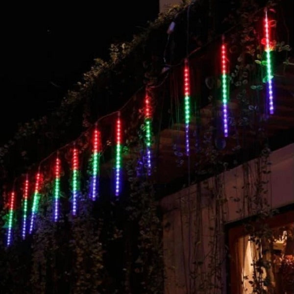 Cascading LED Icicle Light Display