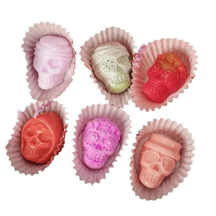 Chilling Skull Ice Mold for Creative Drinks