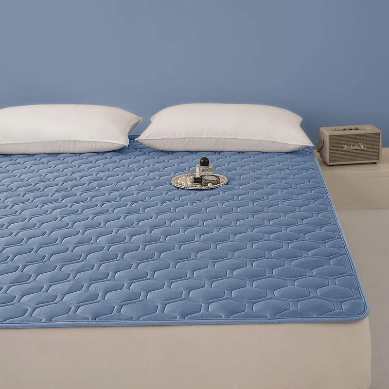 Temperature-Controlled Mattress Protector for All Seasons