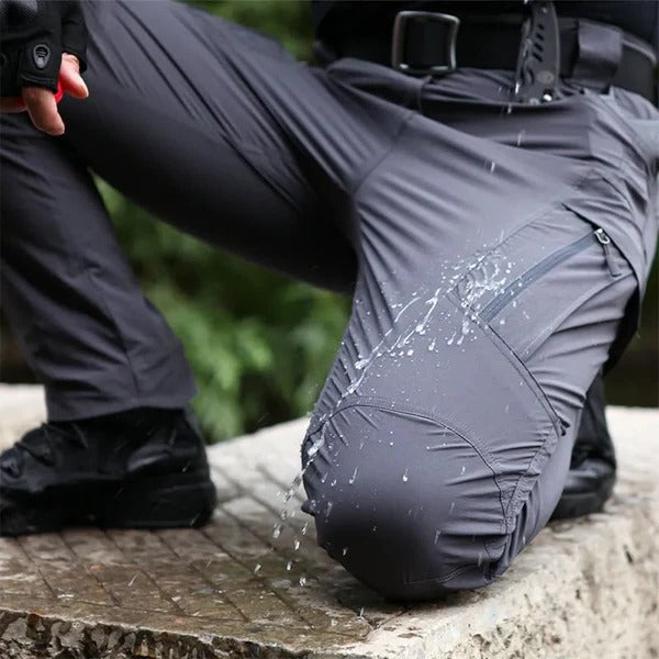 Men's All-Weather Insulated Cargo Pants for Winter Adventures