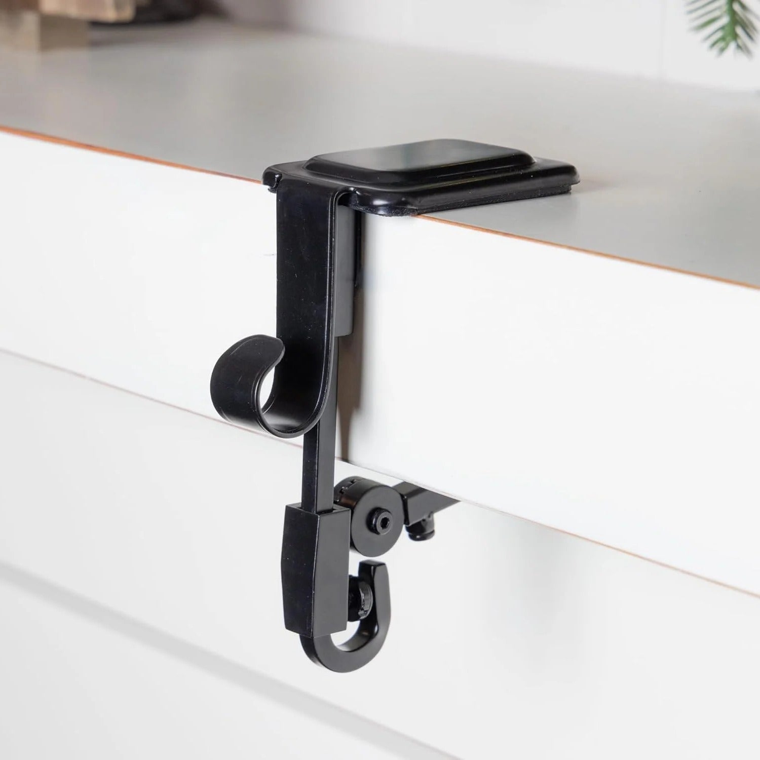 Versatile Mantle Hanger Set for Stockings and Garland