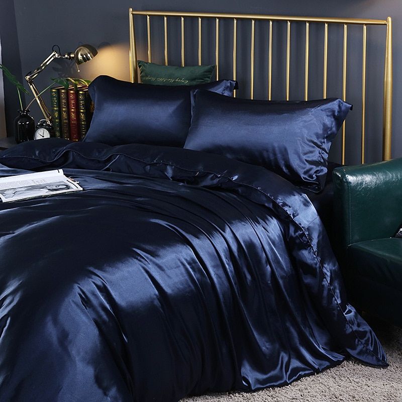 4-Piece Bedding Set in Silk and Satin Finish