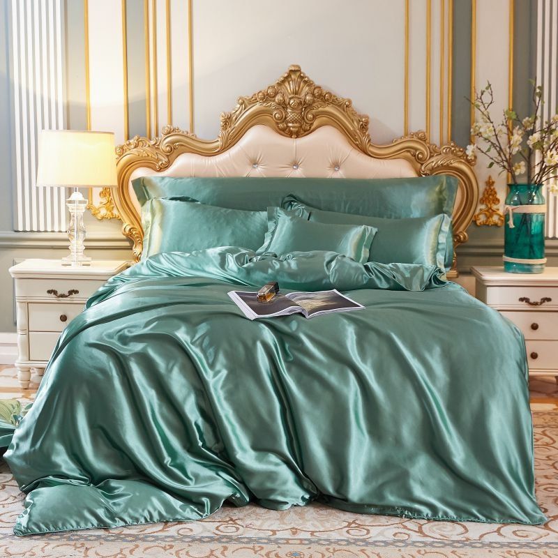 4-Piece Bedding Set in Silk and Satin Finish