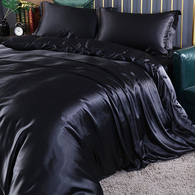 4-Piece Bedding Set in Silk and Satin Finish