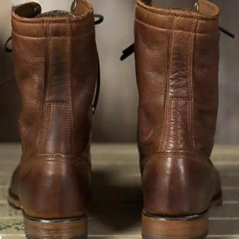 Stylish and Cozy Women's Insulated Boots