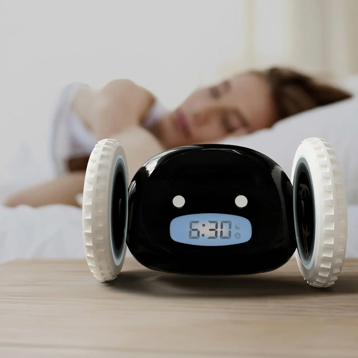 Wake-Up Wanderer: Mobile Alarm Clock with Escape Feature